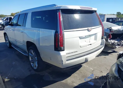 2015 Cadillac Escalade Esv Luxury z USA, uszkodzony, nr VIN 1GYS3SKJXFR673801
